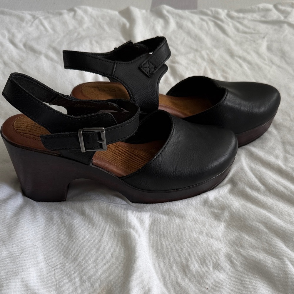 Black bøc Clogs - Picture 2 of 9